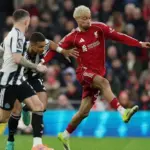 Rooney: Performa Ekitike Bisa Bikin Isak Khawatir di Liverpool